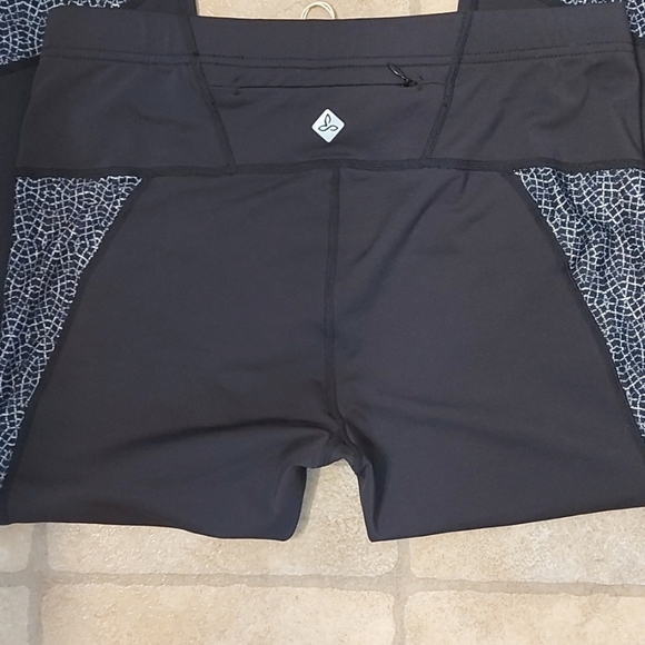 NWT Prana Ergo Leggings Stargazer, Black and Gray Size Medium - Picture 6 of 6